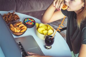 Emotional Eating Triggers and How to Break the Cycle